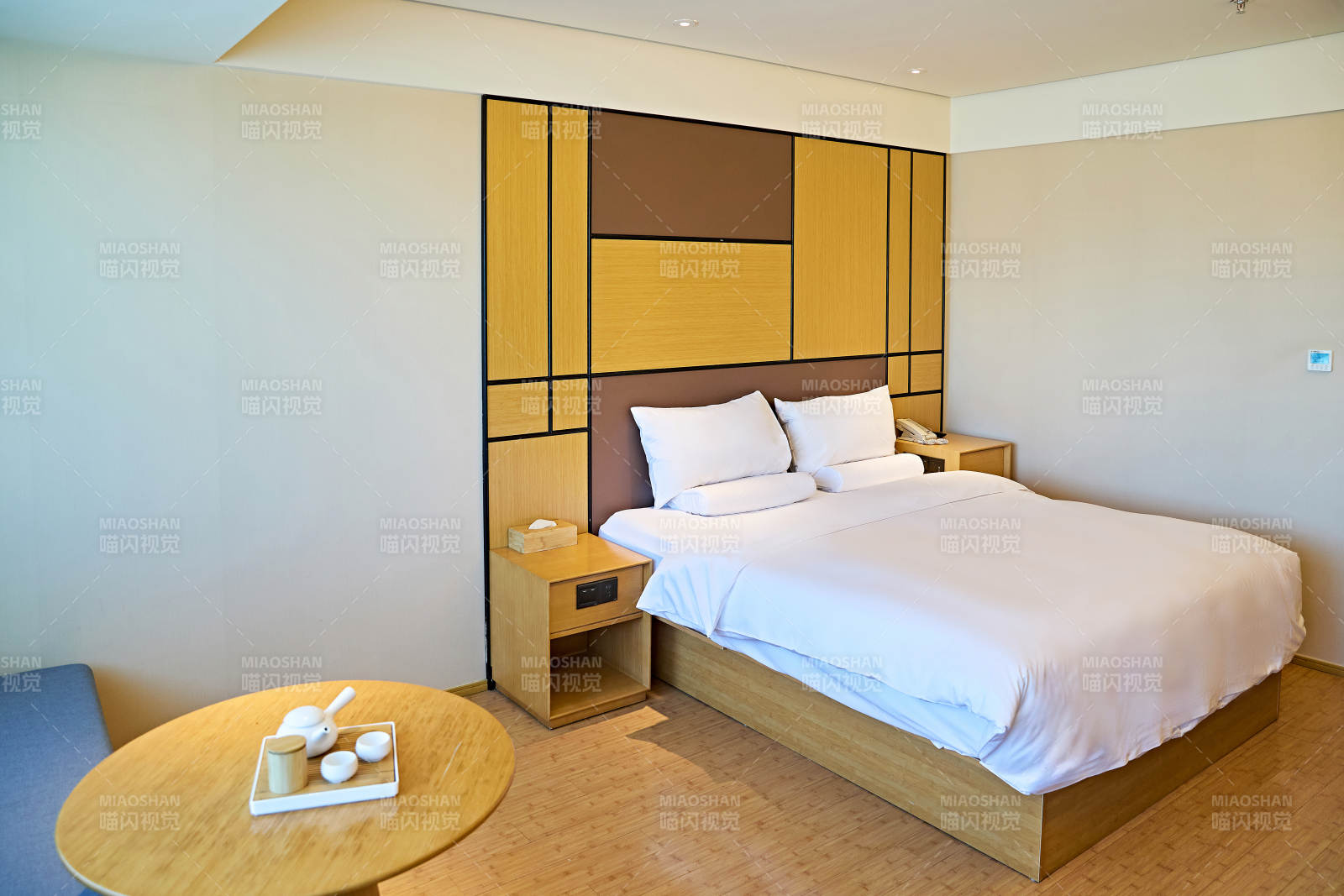 明亮整洁干净的酒店宾馆客房