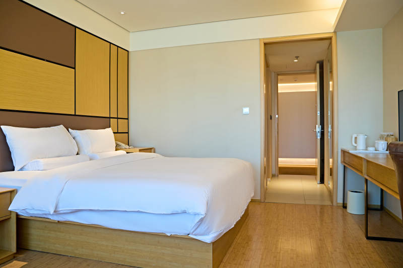 明亮整洁干净的酒店宾馆客房