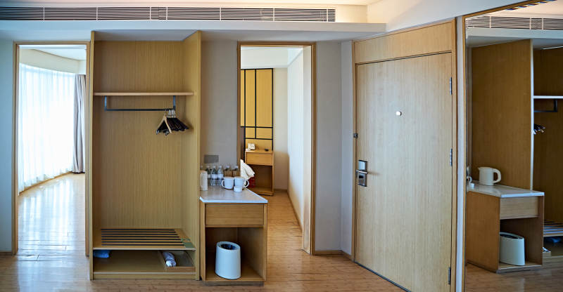 明亮整洁干净的酒店宾馆客房