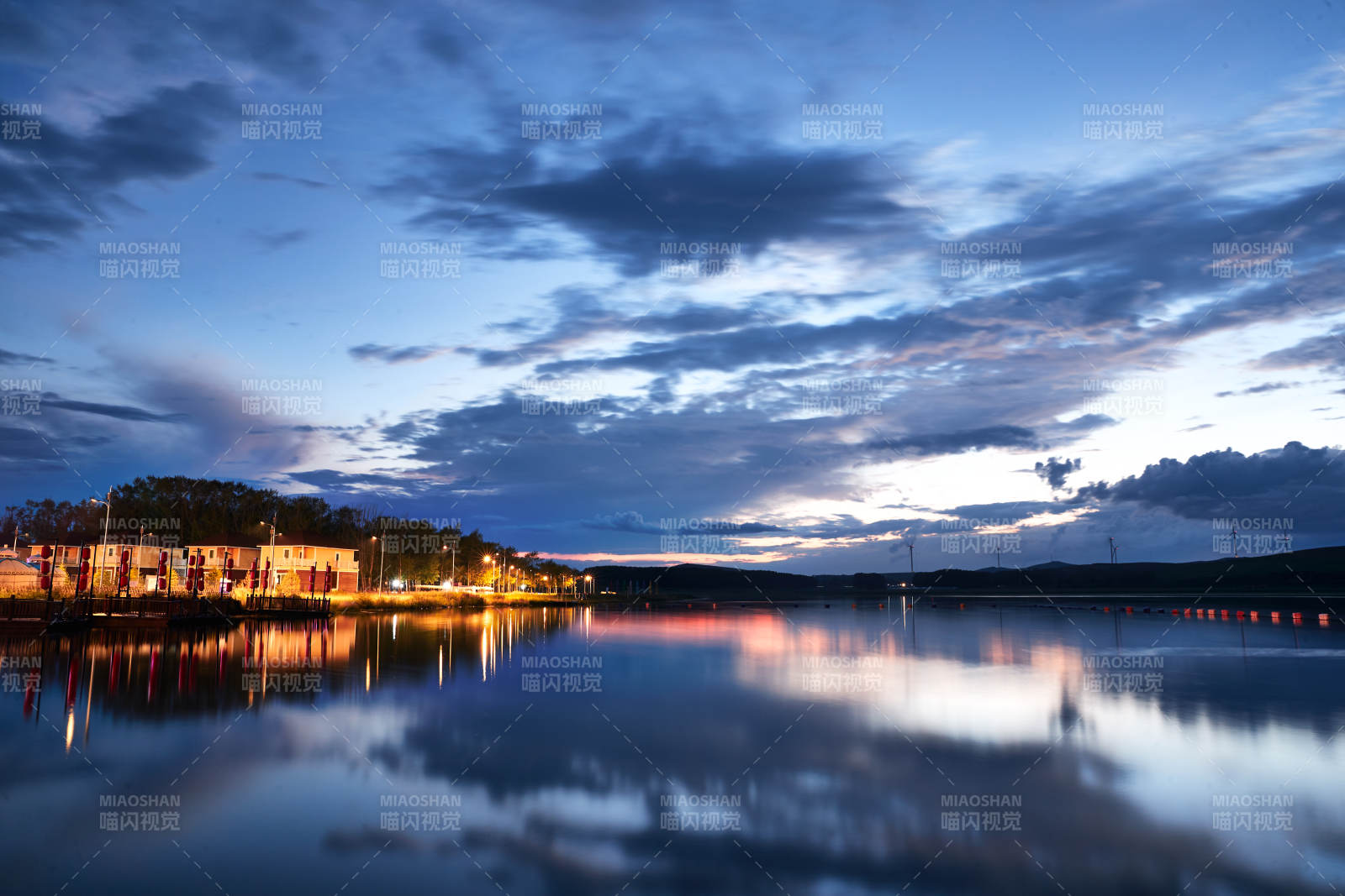 河北省张家口沽源县库伦淖尔傍晚湖景