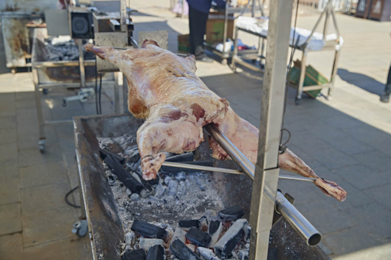戶外傳統蒙餐烤全羊