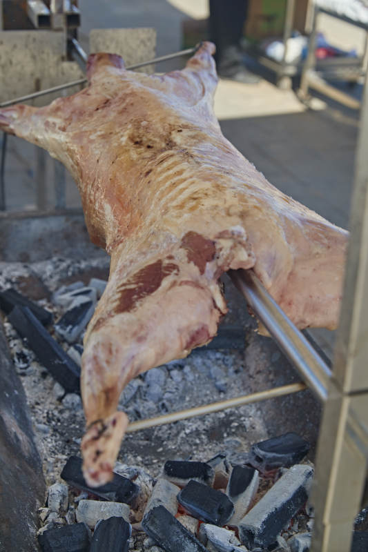 戶外傳統蒙餐烤全羊