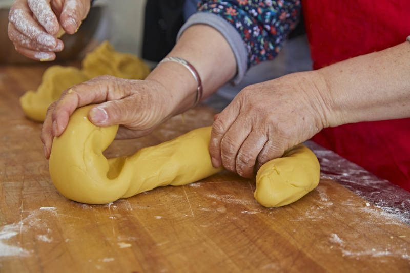制作中秋传统美食月饼