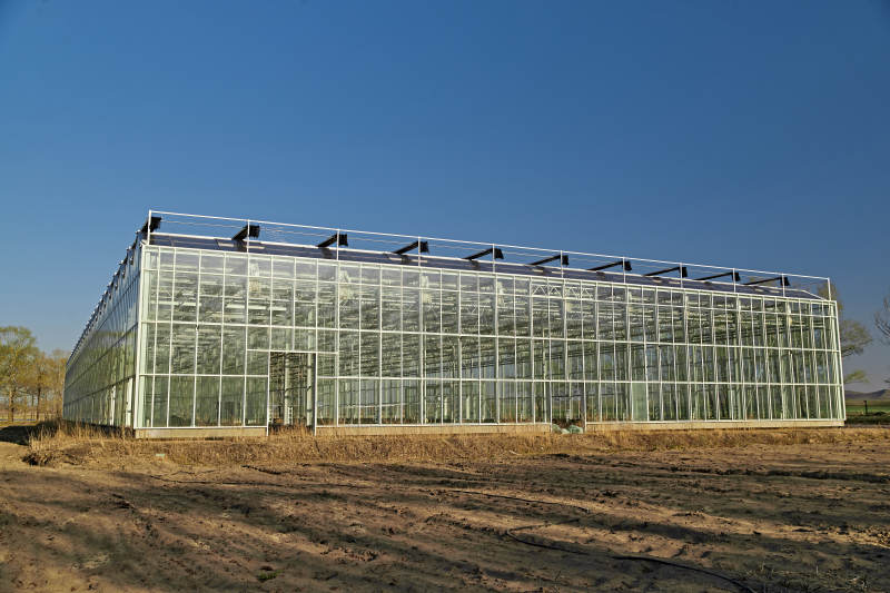 河北省沽源县库伦淖尔景区春季蔬菜大棚