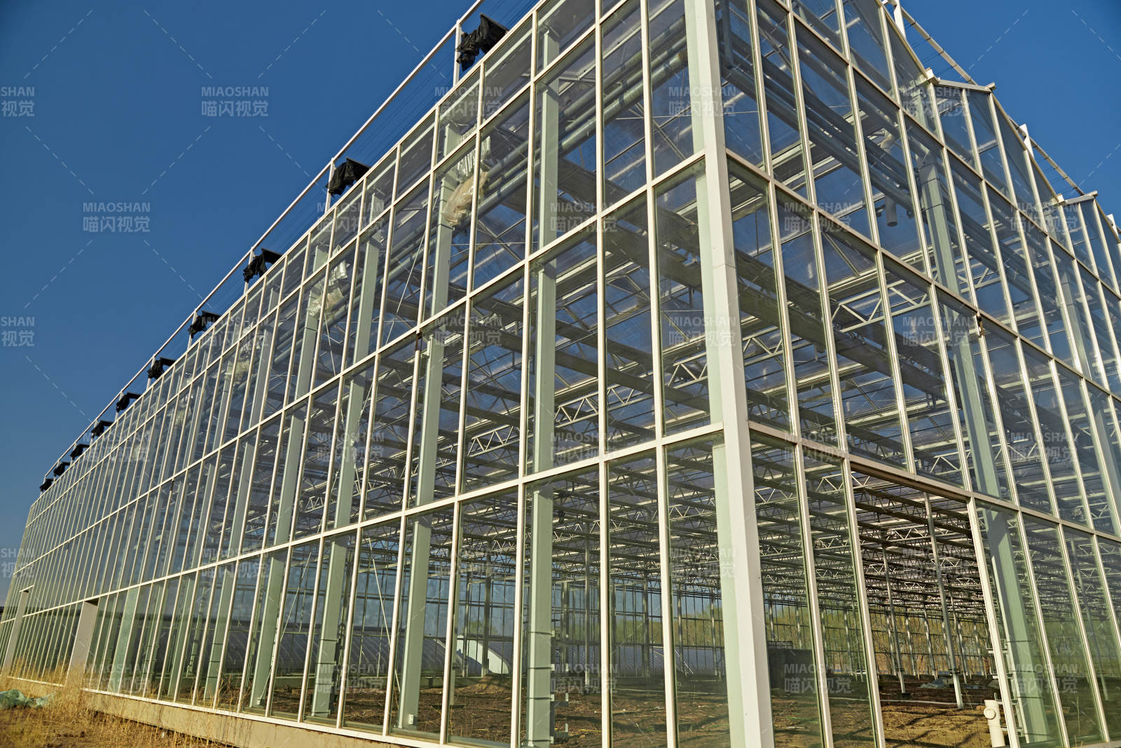 河北省沽源县库伦淖尔景区春季蔬菜大棚