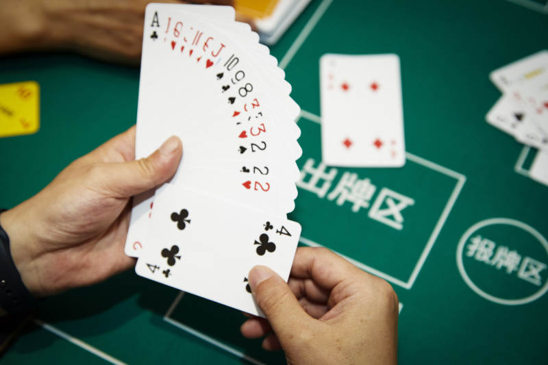 掼蛋扑克比赛现场