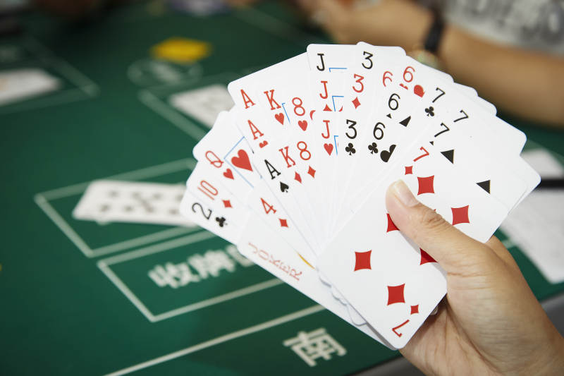 掼蛋扑克比赛现场