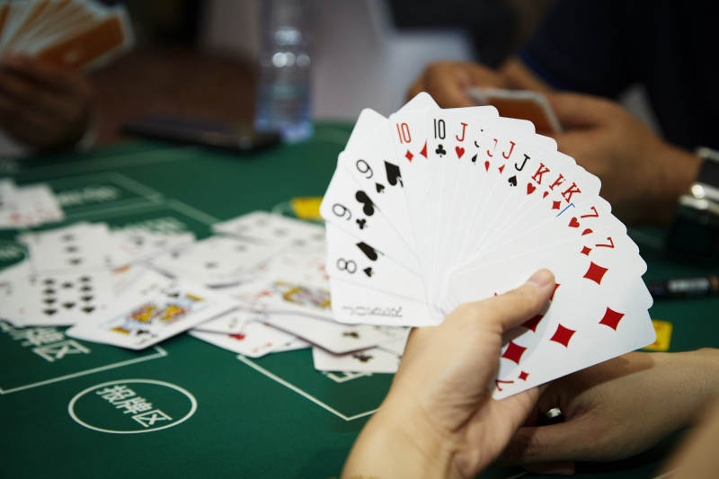 掼蛋扑克比赛现场