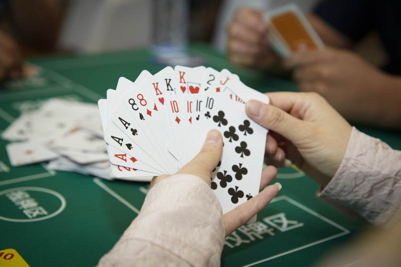 掼蛋扑克比赛现场