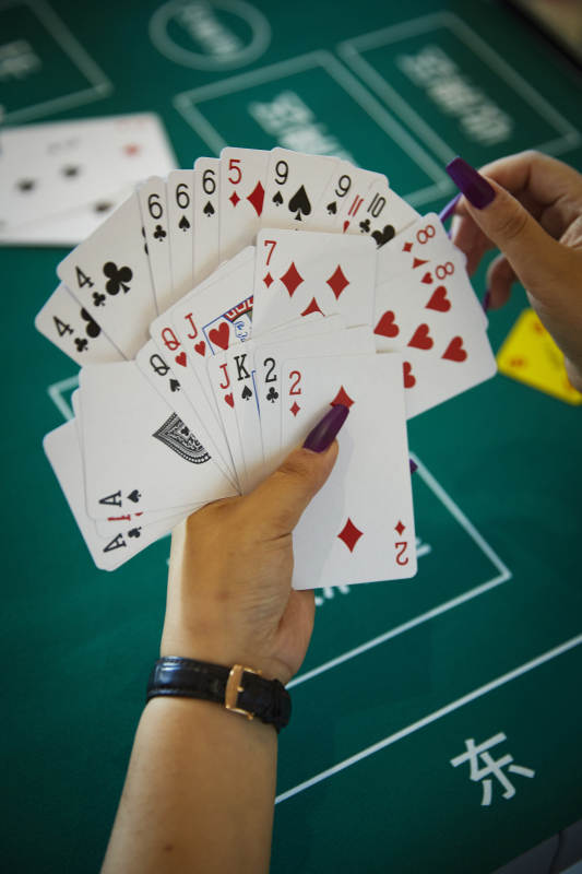 掼蛋扑克比赛现场