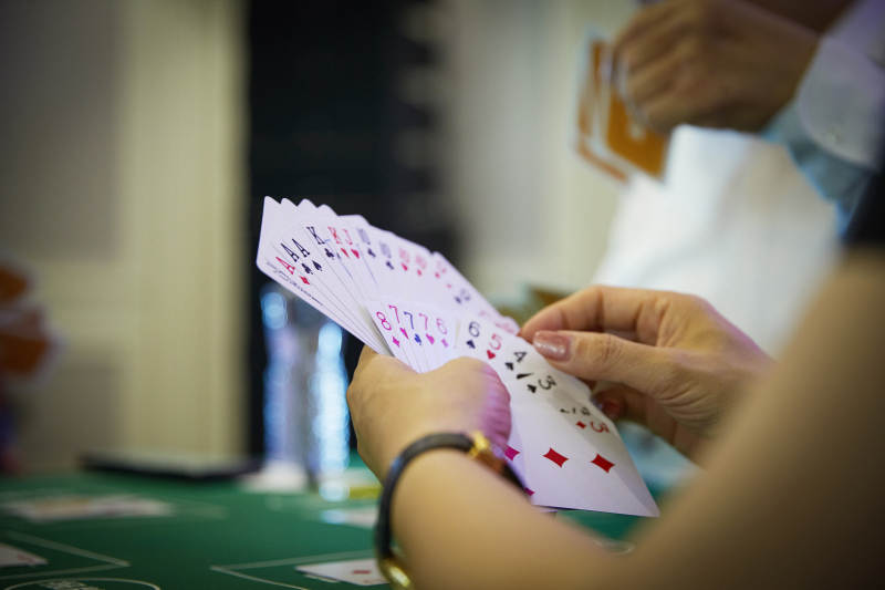 掼蛋扑克比赛现场