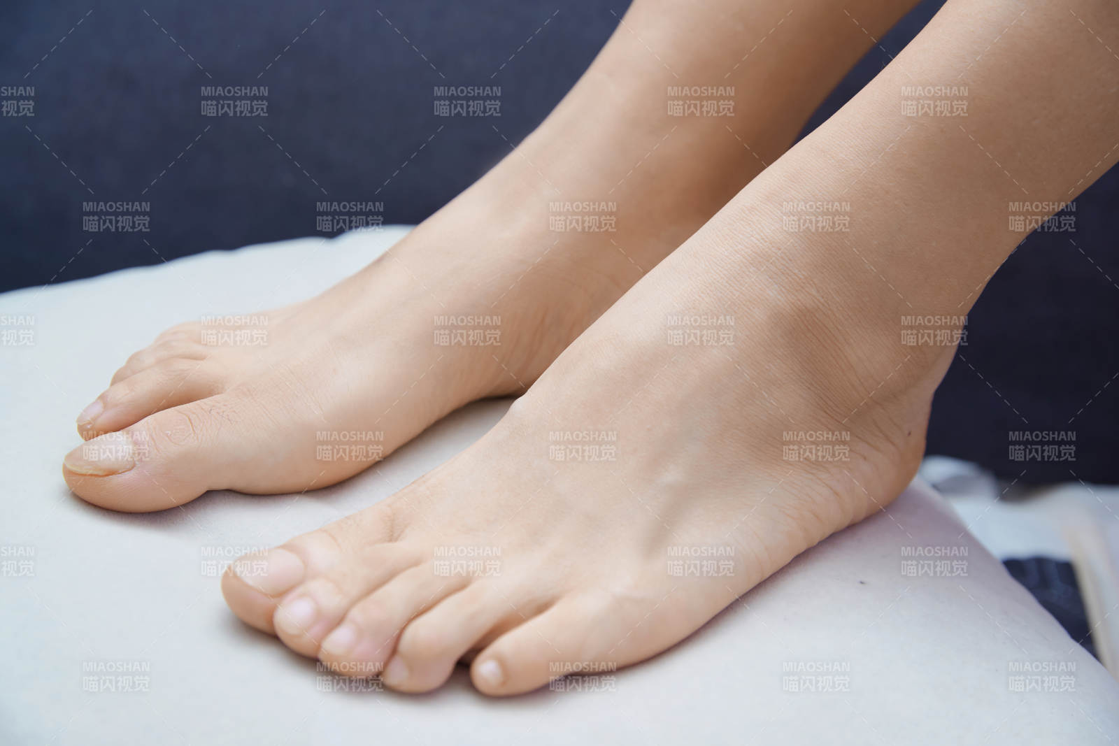 健康女性足部特写展示
