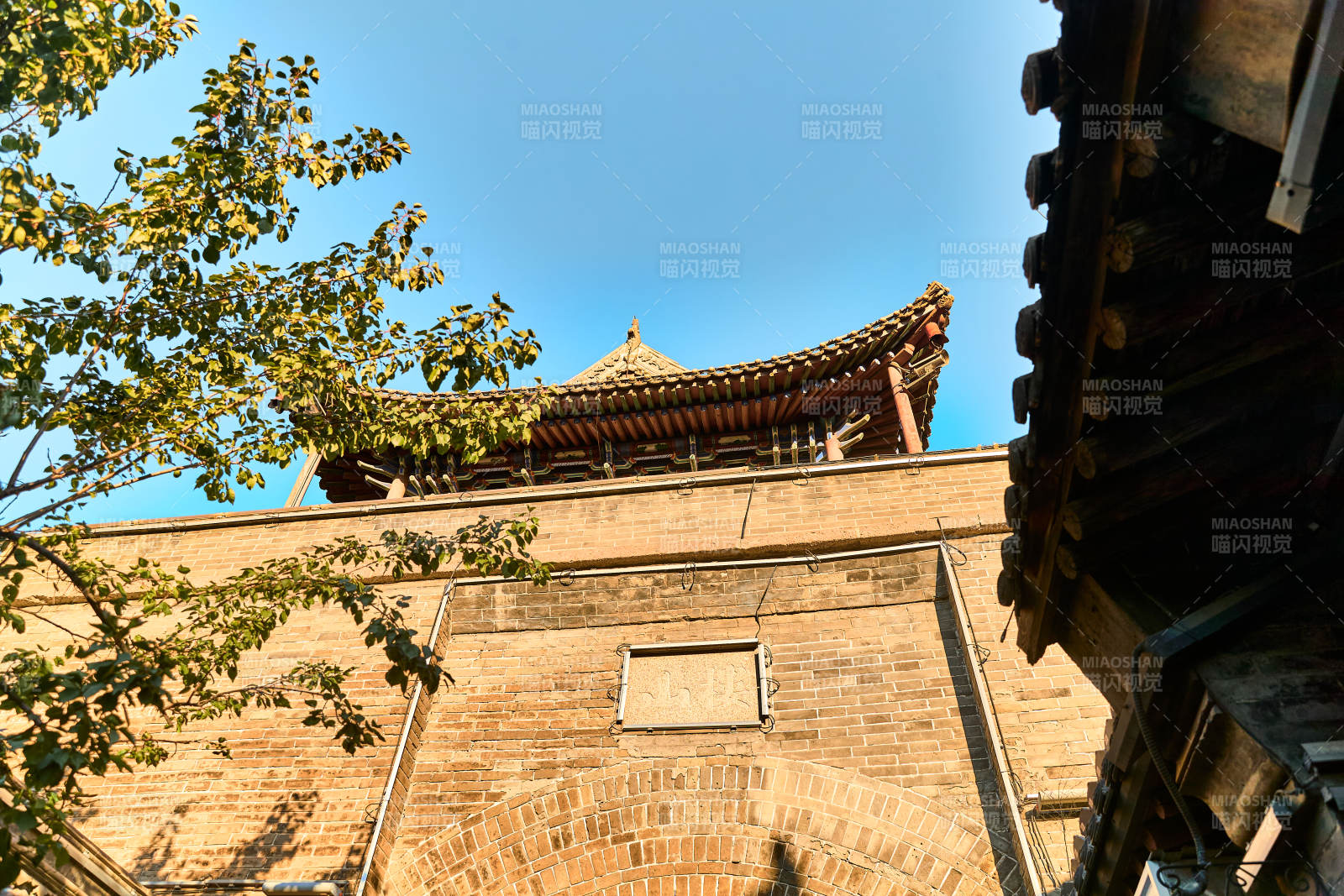 中国河北省张家口市堡子里景区鼓楼建筑外观