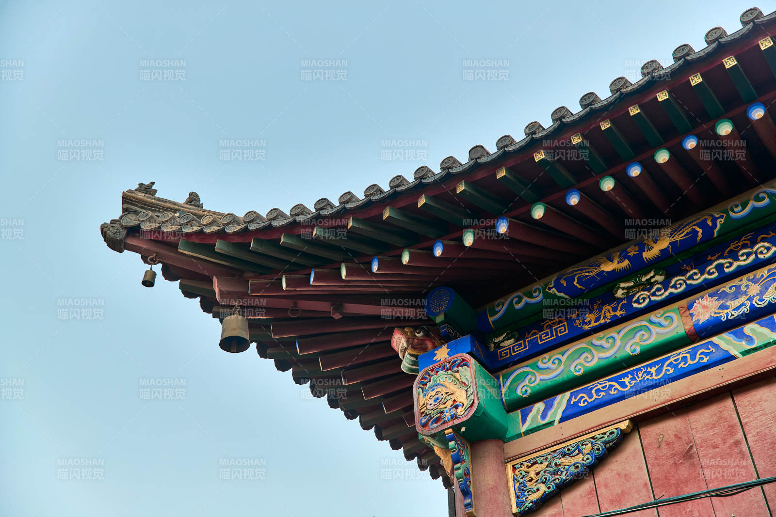 中国河北省张家口市堡子里景区古建筑飞檐特写图片