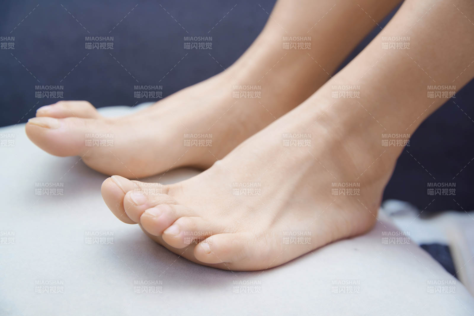 健康女性足部特写展示