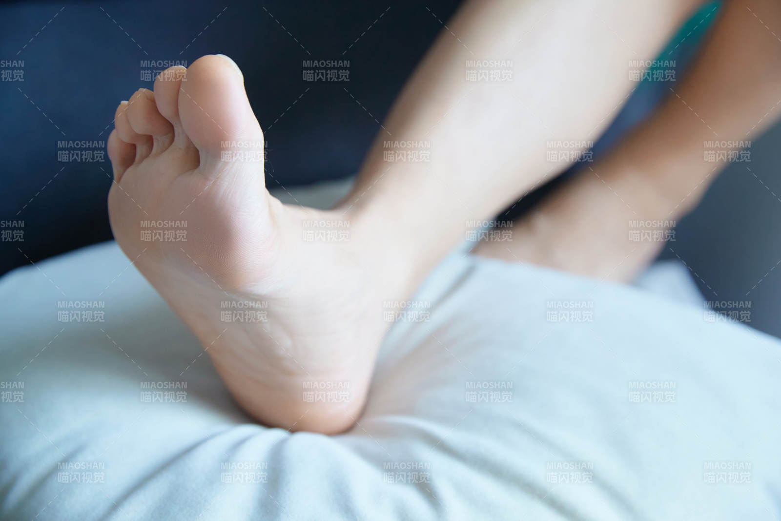 健康女性足部特写展示