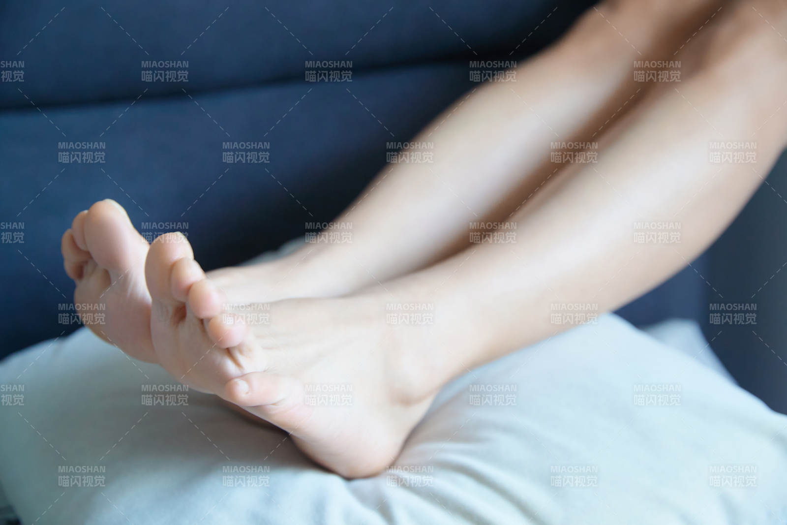 健康女性足部特写展示