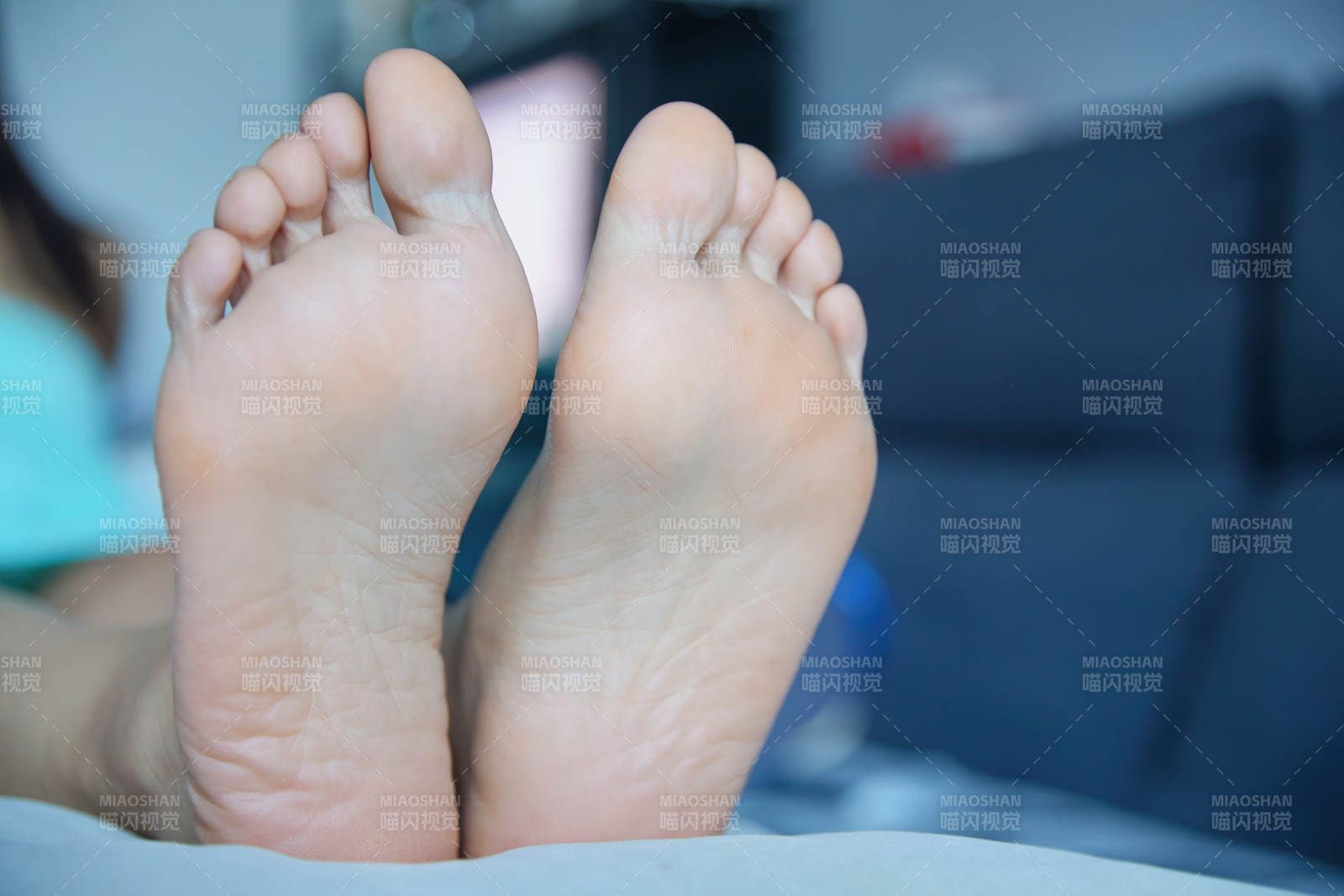 健康女性足部特写展示