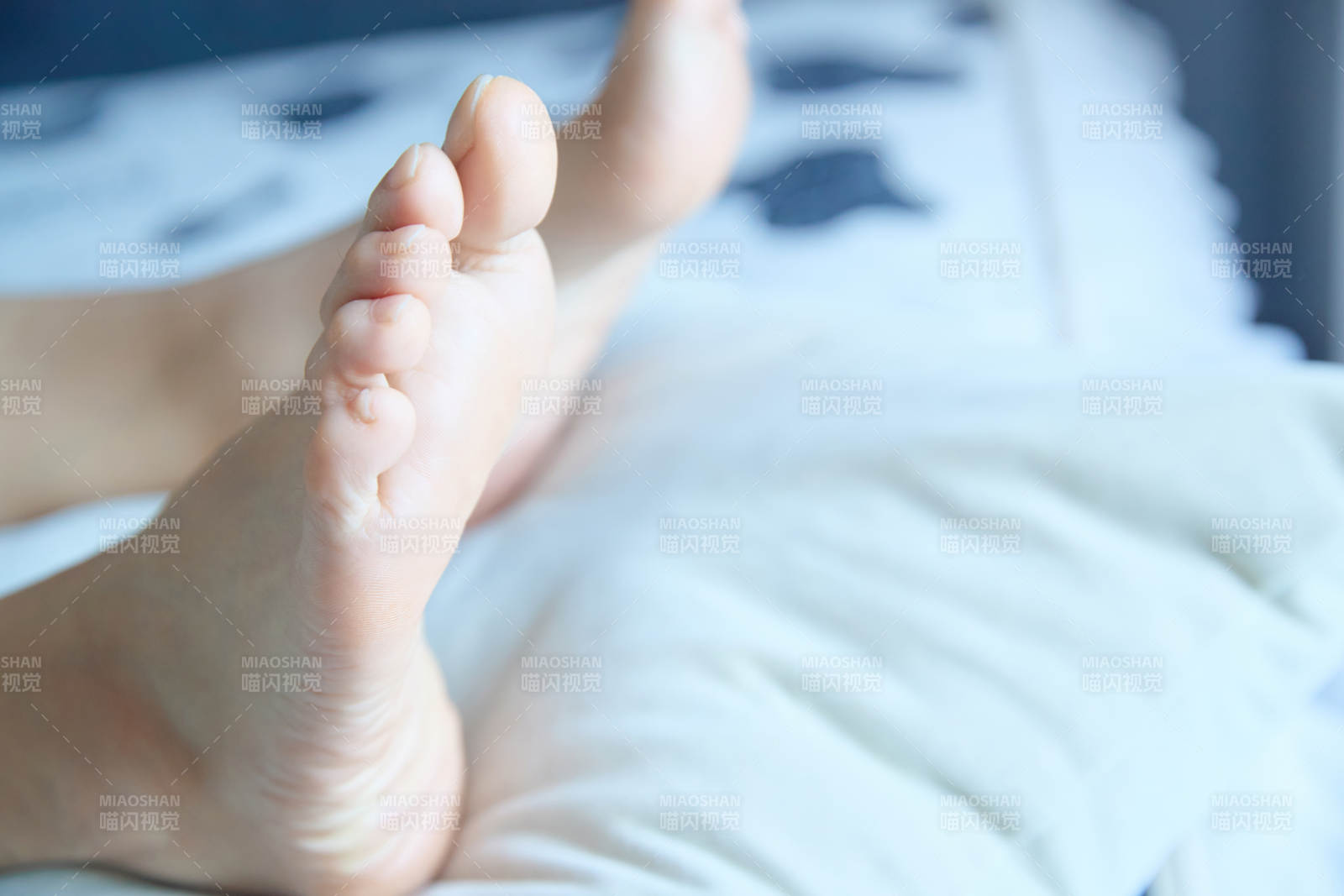 健康女性足部特写展示