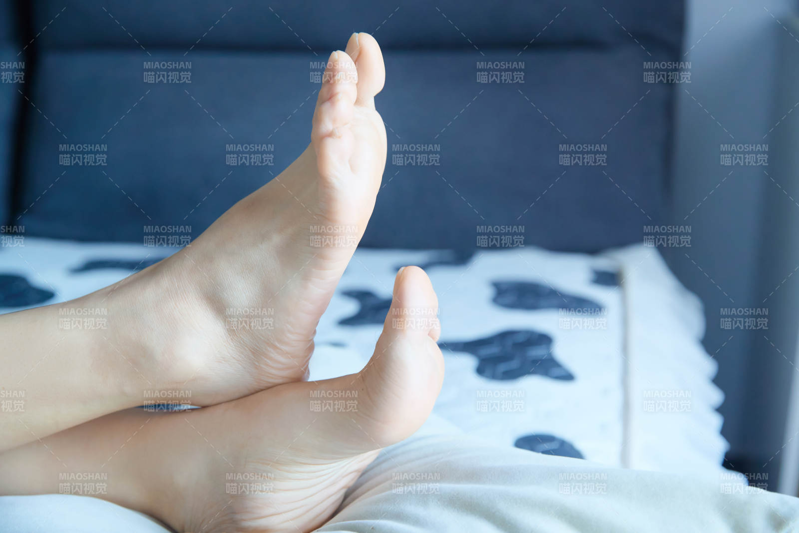 健康女性足部特写展示