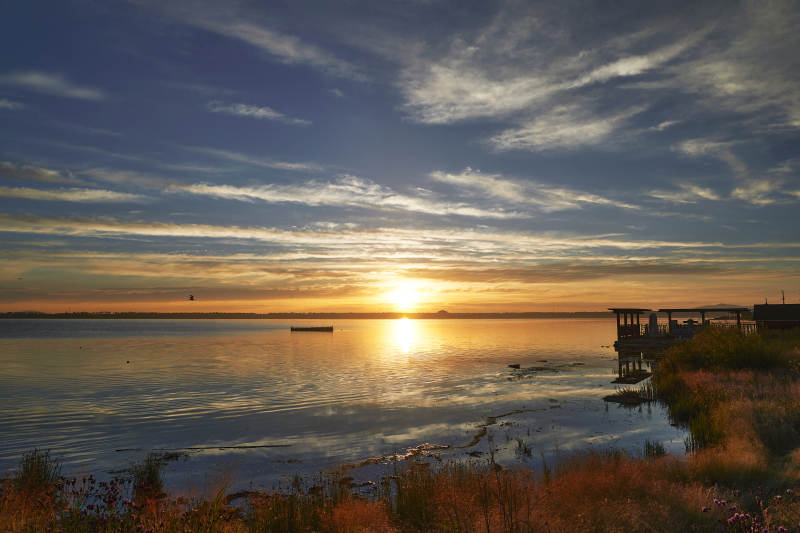 河北省张家口沽源县库伦淖尔景区清晨日出