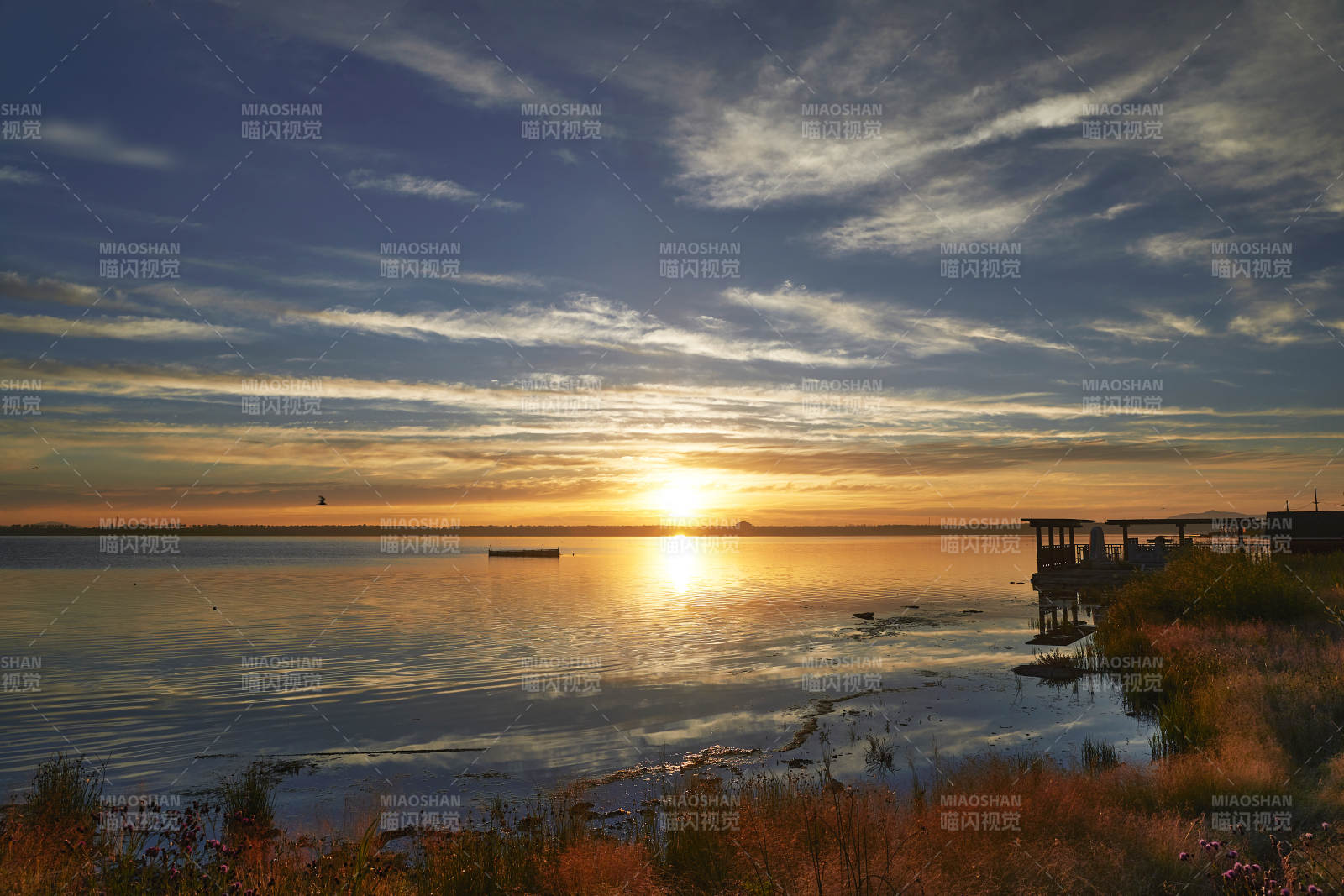 河北省张家口沽源县库伦淖尔景区清晨日出