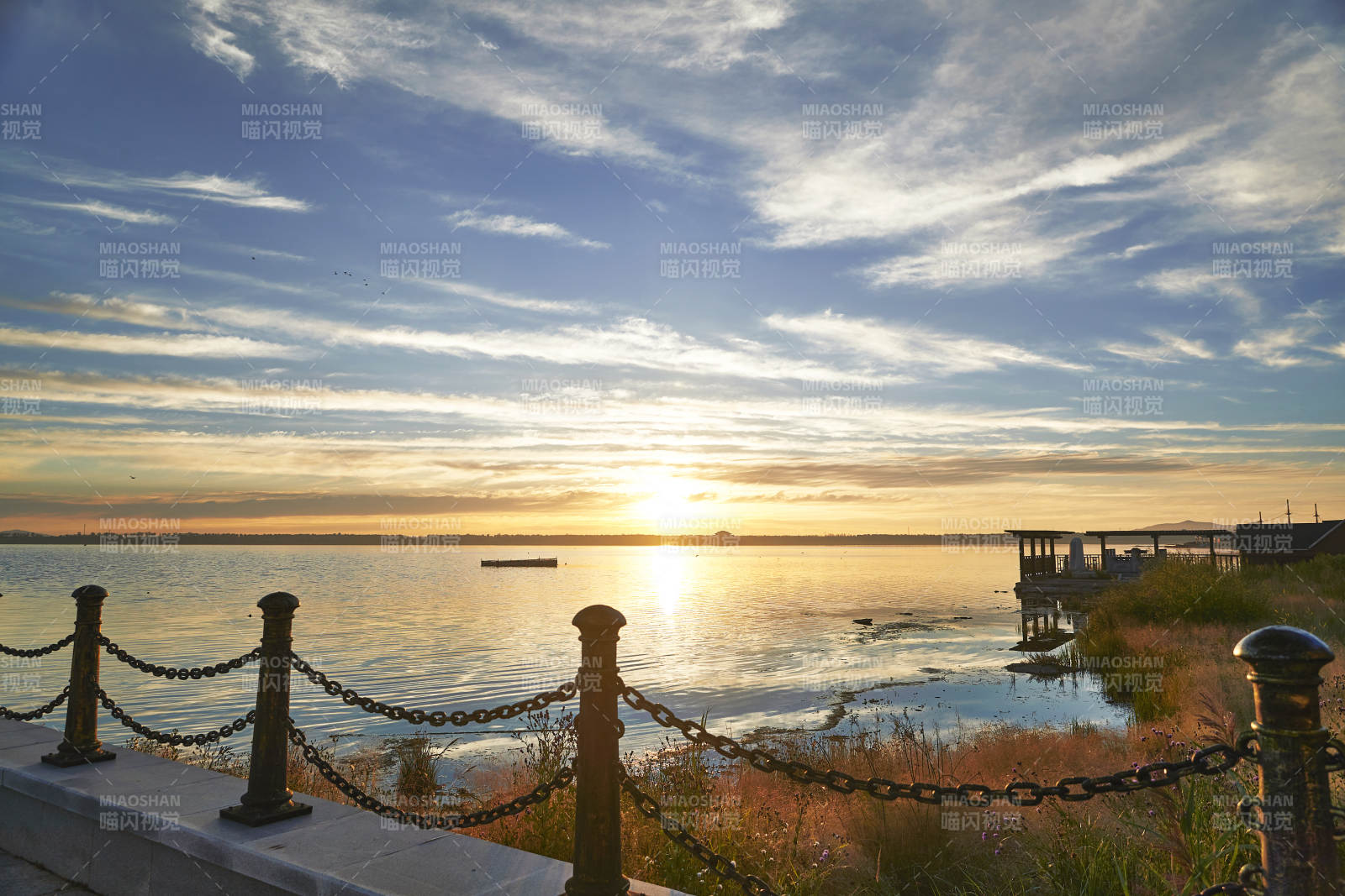 河北省张家口沽源县库伦淖尔景区清晨日出