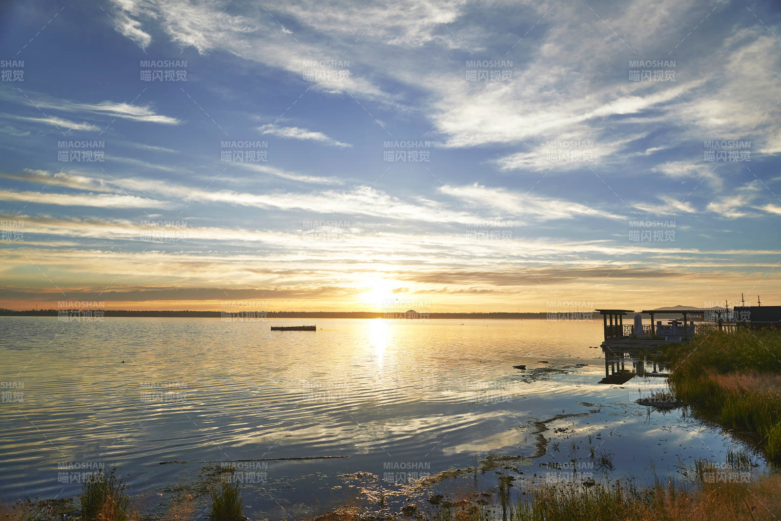 河北省张家口沽源县库伦淖尔景区清晨日出
