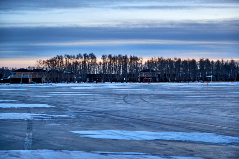 中国河北省沽源县库伦淖湖冬季冰上风光