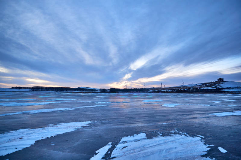 中国河北省沽源县库伦淖湖冬季冰上风光
