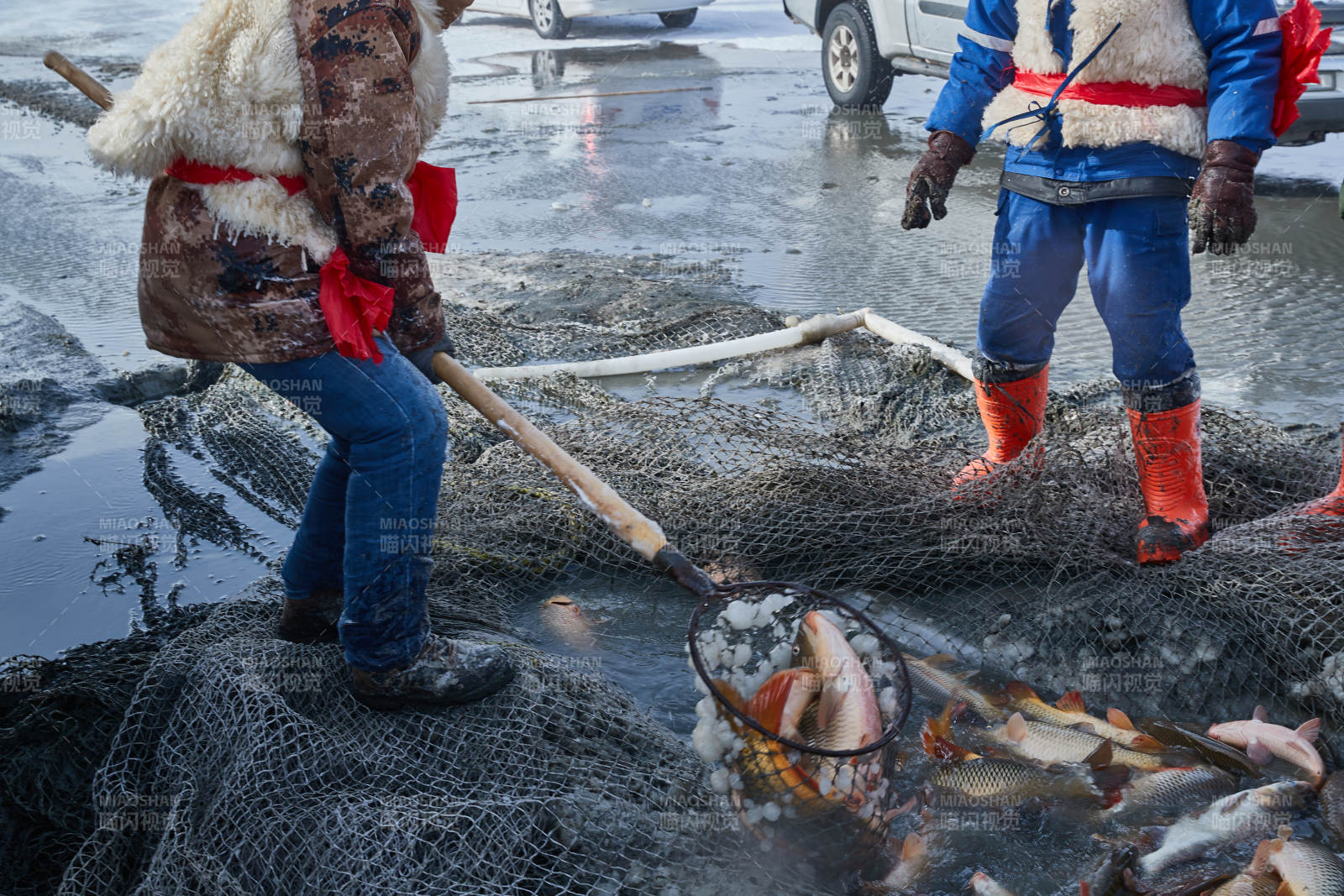 中国河北张家口沽源县库伦淖冬捕活动现场