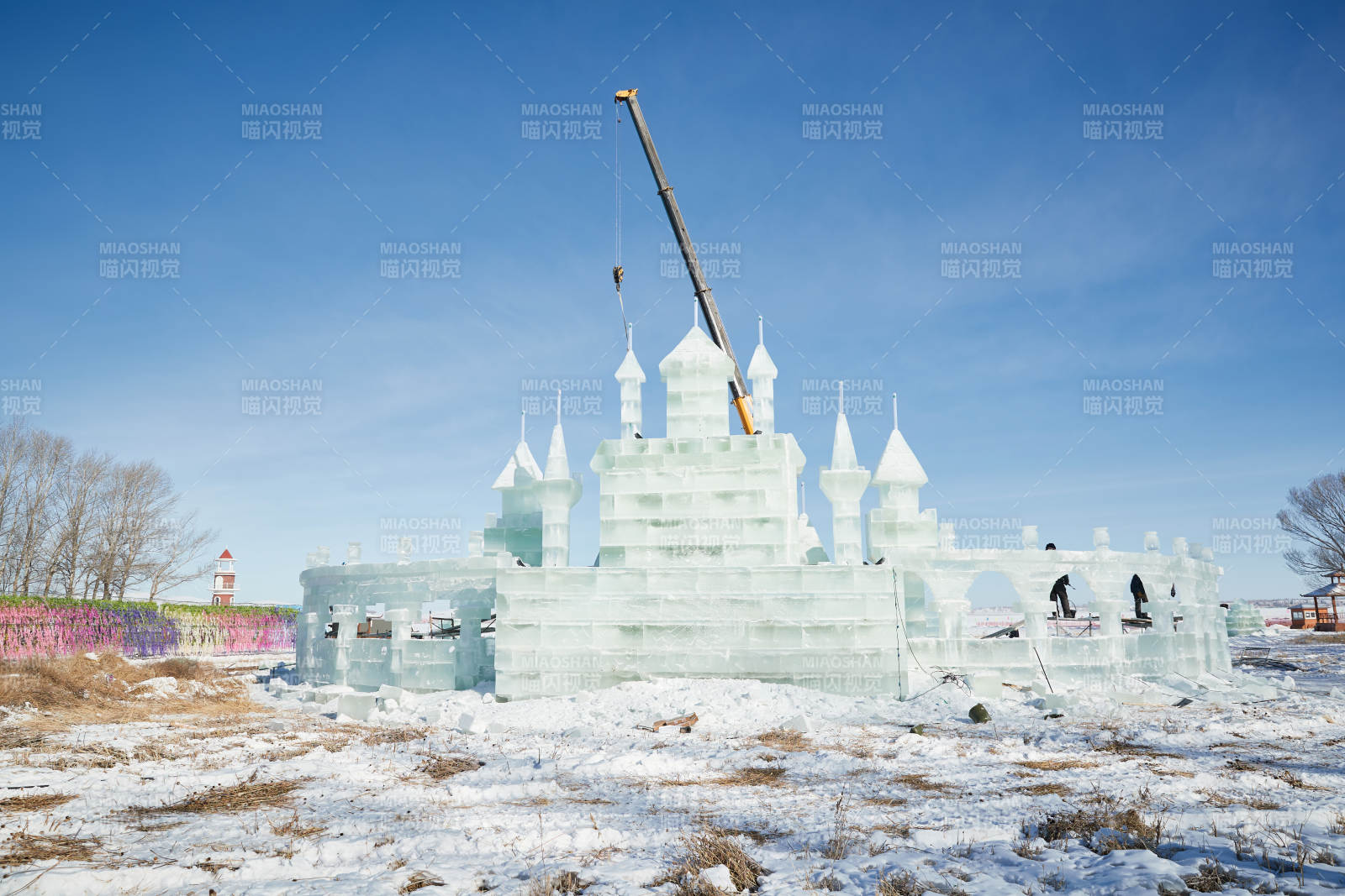 张家口沽源县天鹅湖景区冰雕雕刻现场