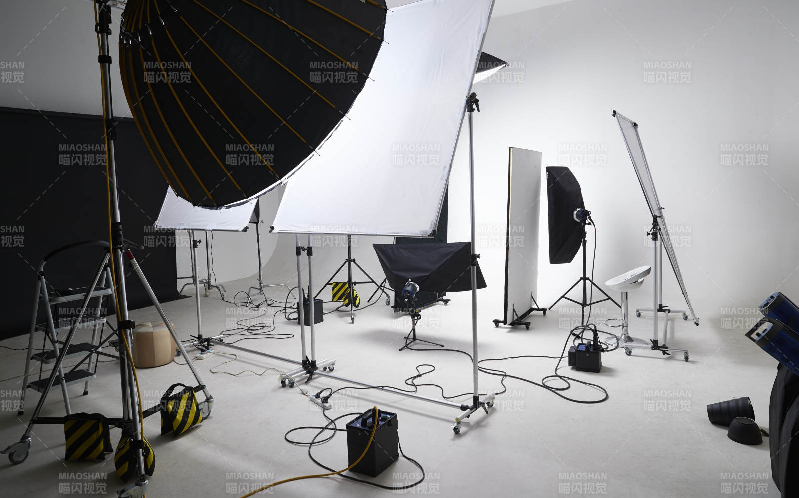 拍摄中的摄影棚
