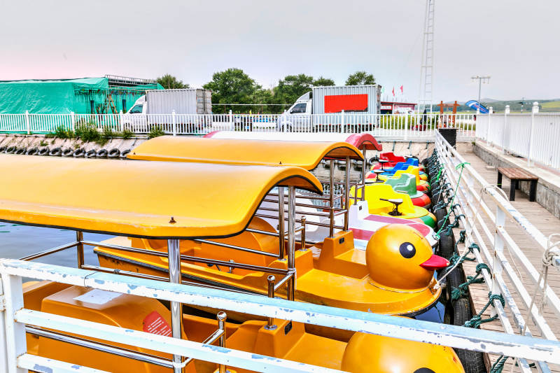 张家口地区沽源县天鹅湖水上娱乐设施