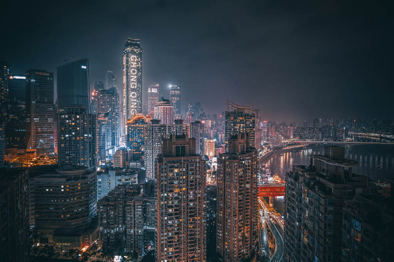 夜幕下的城市灯火