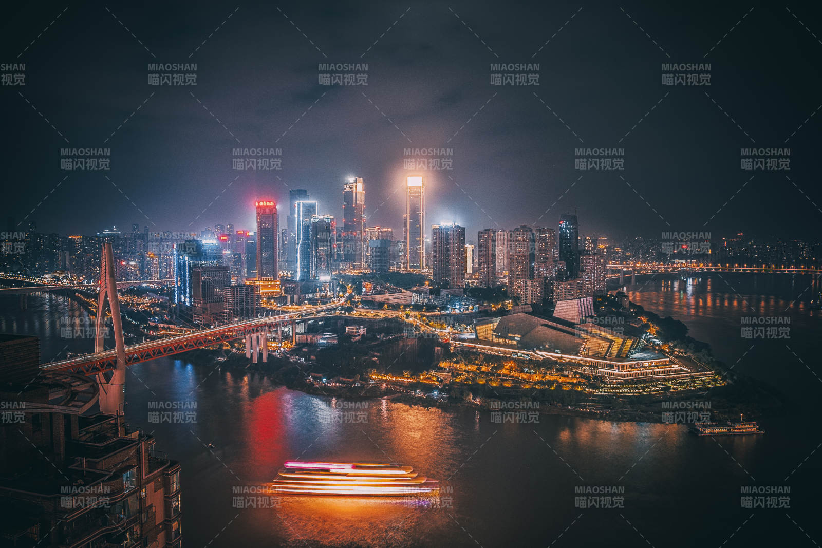 夜幕下的城市灯火