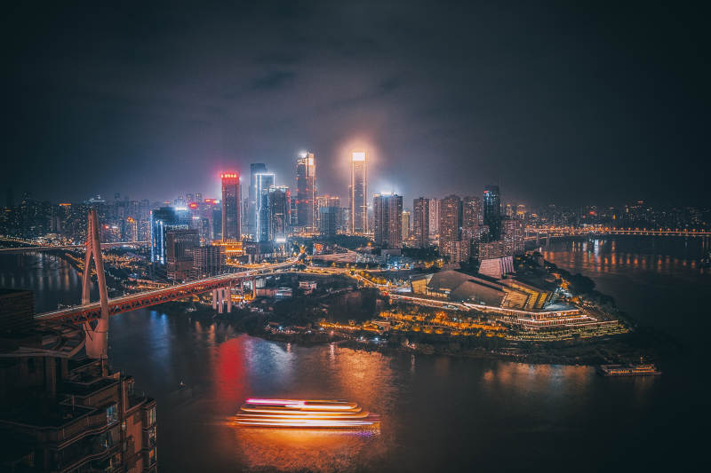 夜幕下的城市灯火