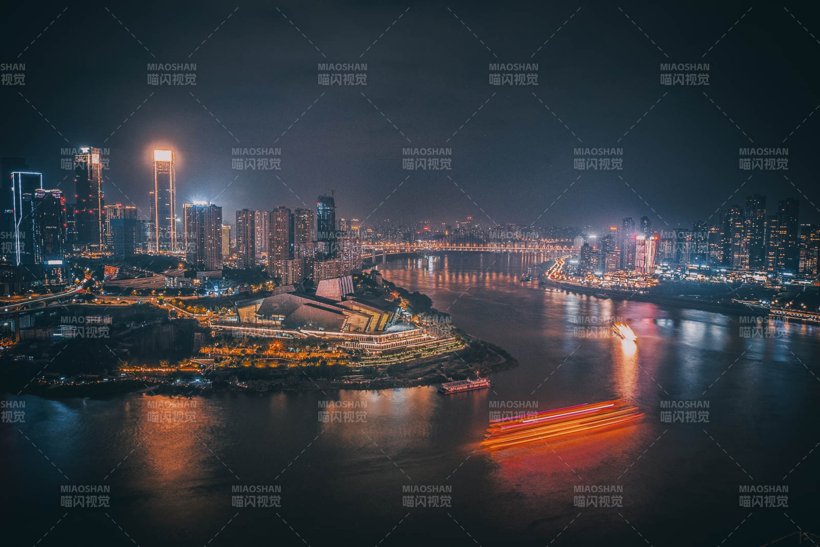 夜幕下的城市灯火