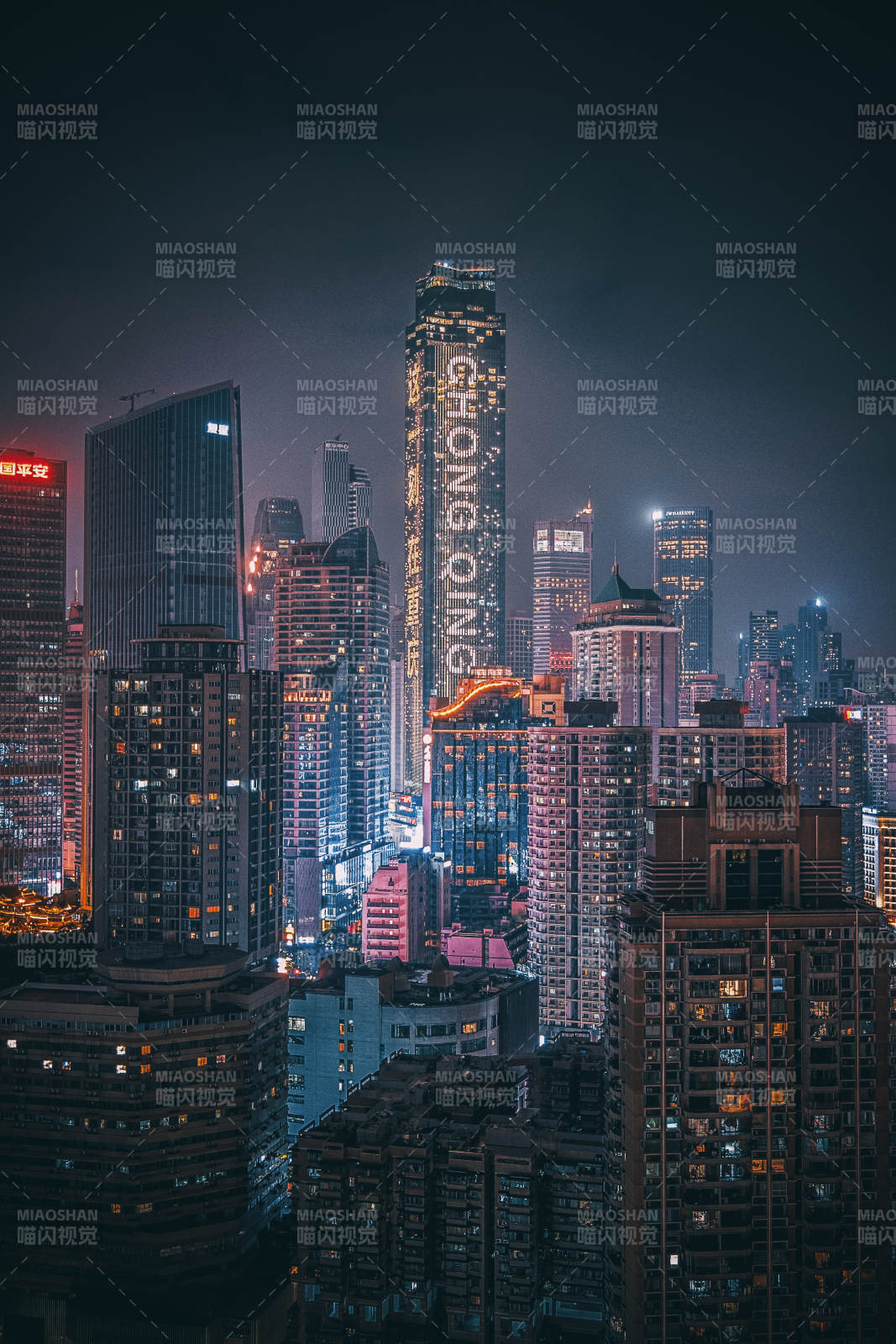 夜幕下的城市灯火