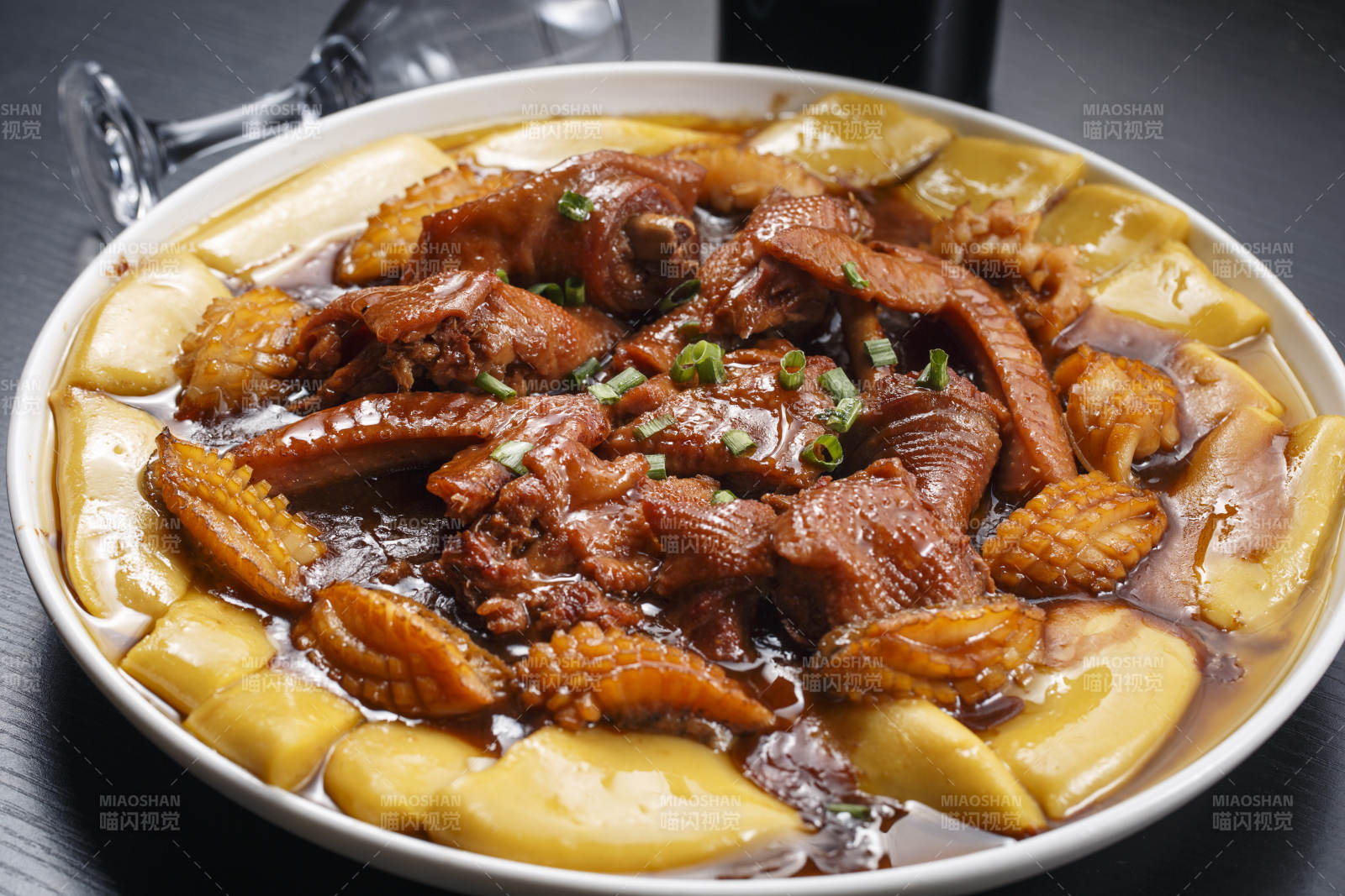 土豆炖鲍鱼图片