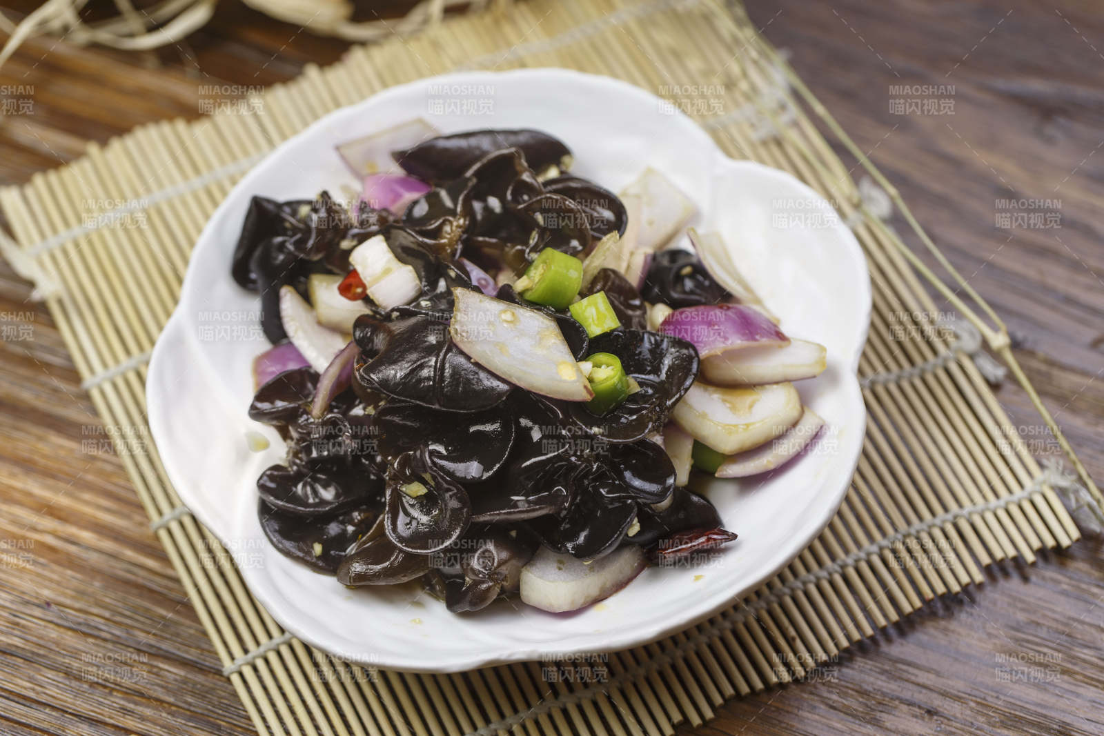 涼菜撈汁木耳