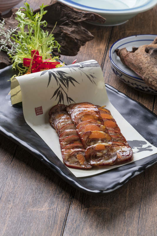 咸蛋黄猪耳压肘花