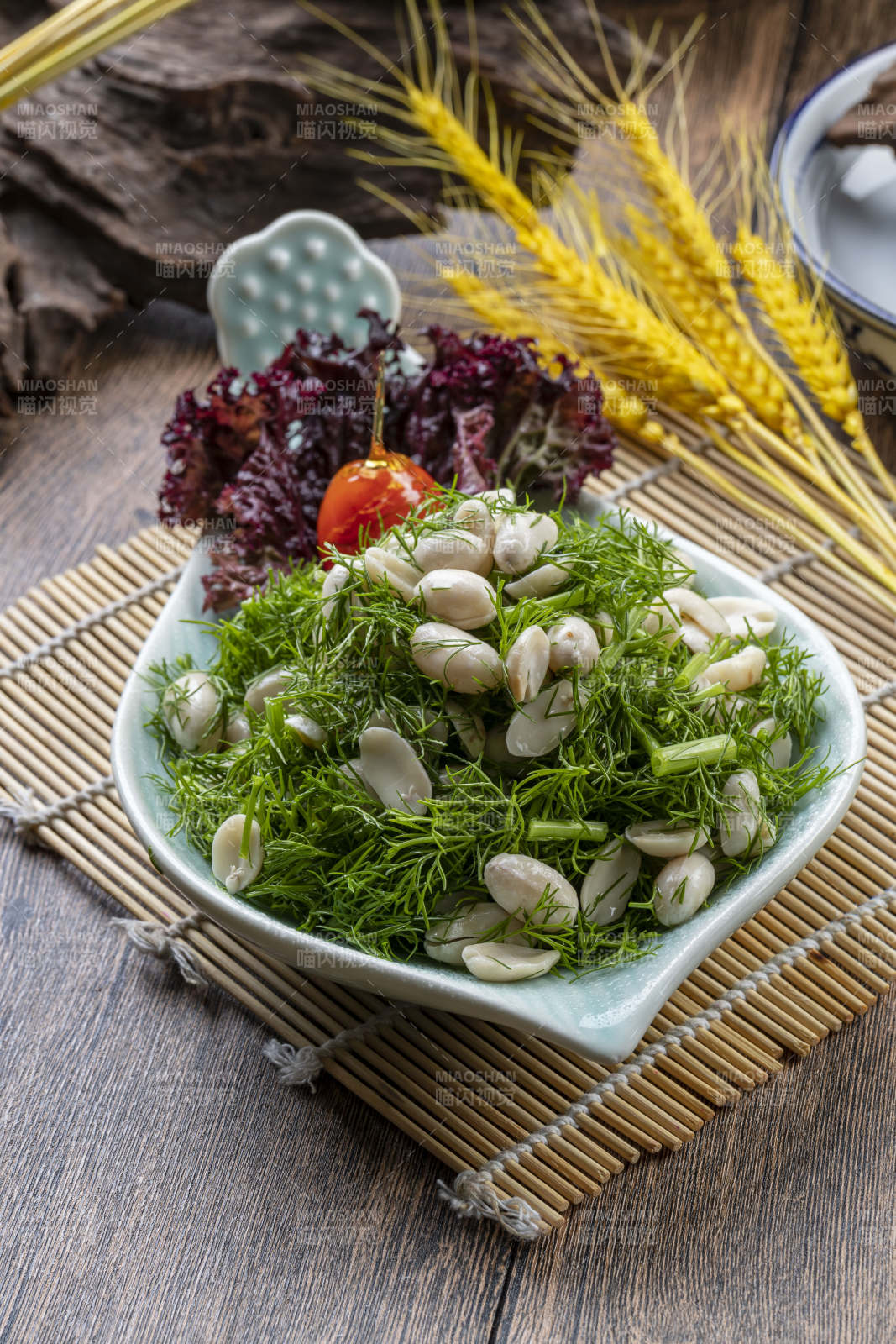 时令小菜青茴香拌果仁图片