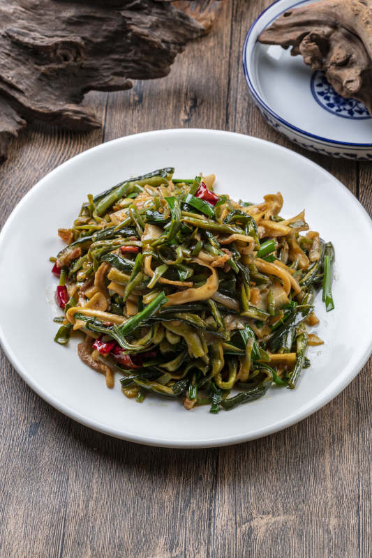 韭菜肉丝辣炒葫芦条