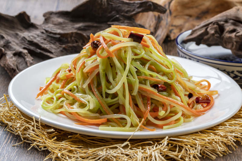 素炒三丝胡萝卜丝笋丝土豆丝