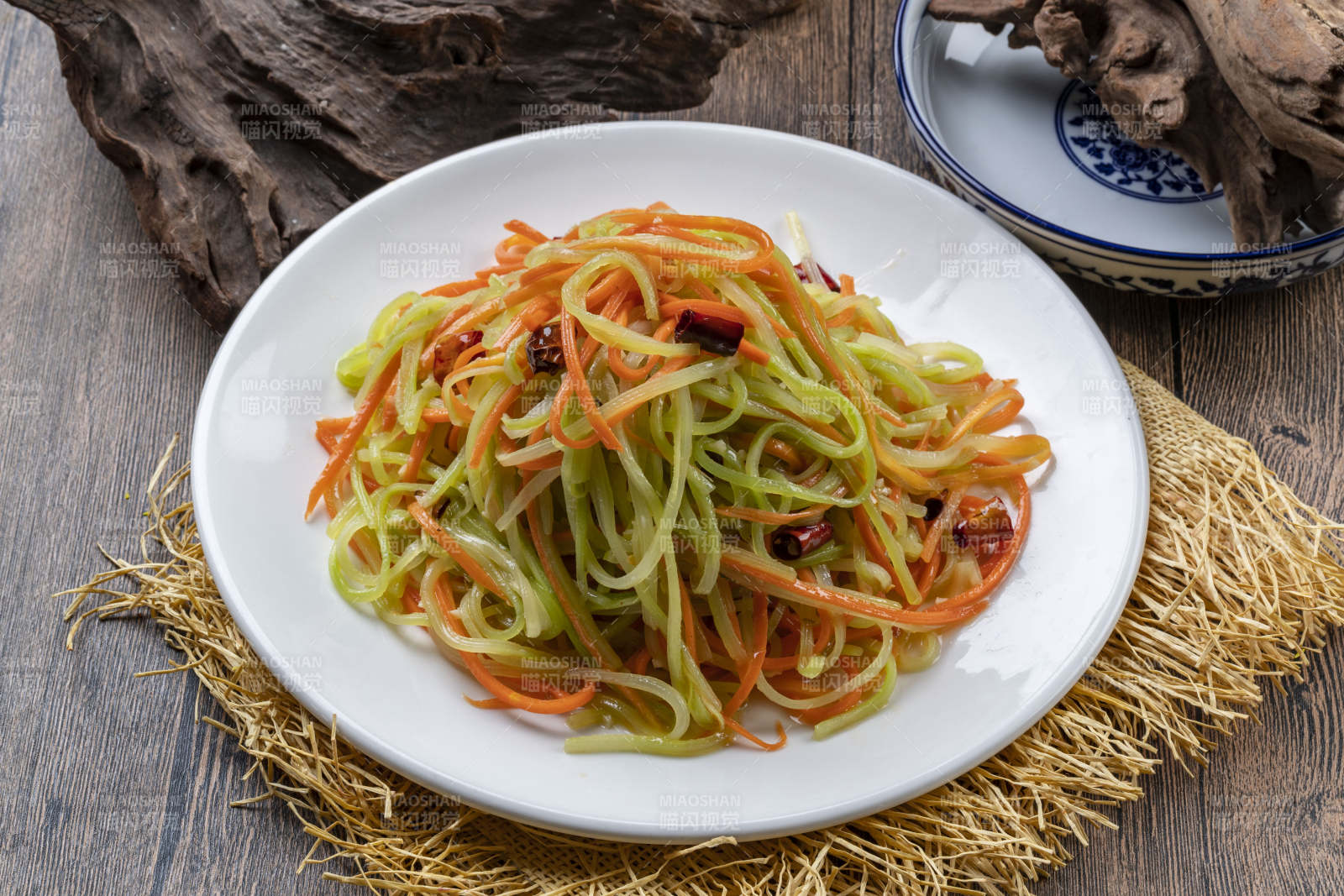 素炒三丝胡萝卜丝笋丝土豆丝