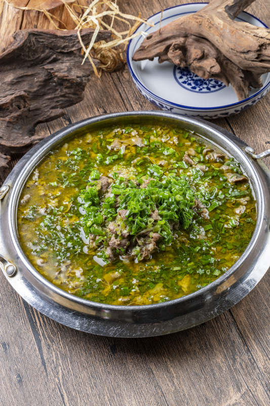 葱香酸汤水煮牛肉