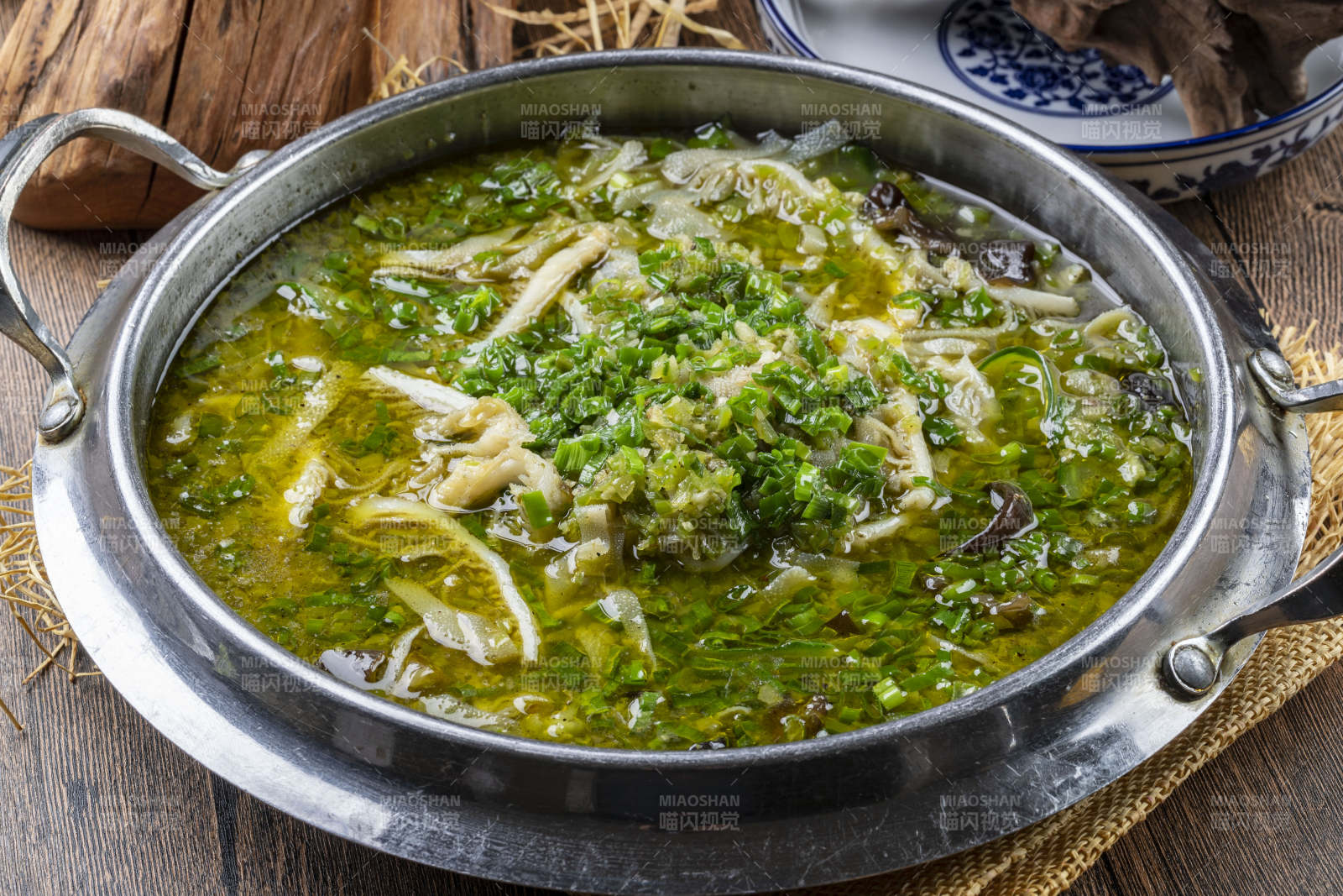 蔥香酸湯豬肚絲