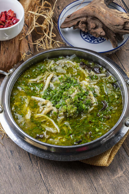 蔥香酸湯豬肚絲