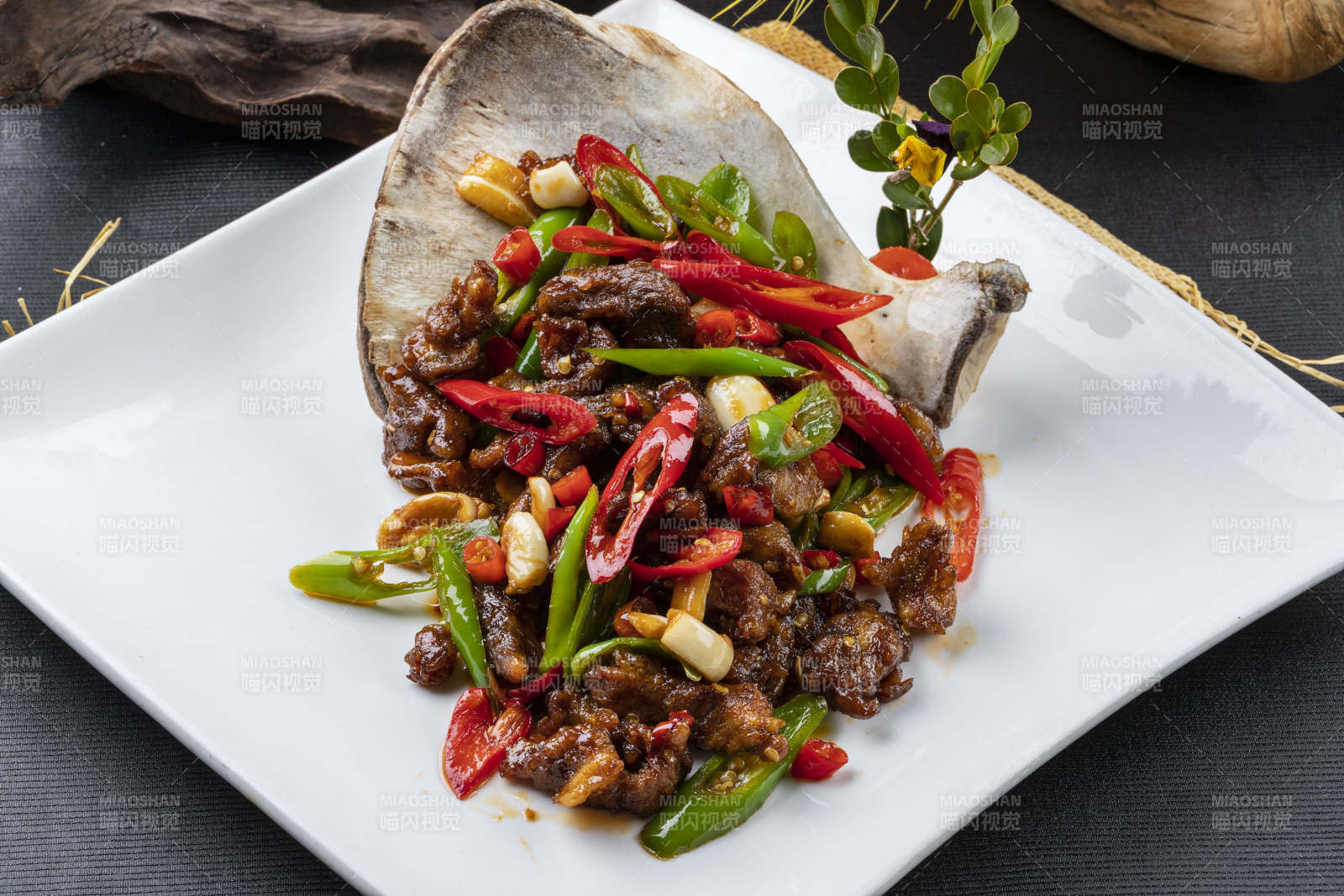 湘味双椒辣炒贴骨肉